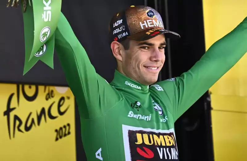 Van Earle takes Tour de France green jersey four days before Paris