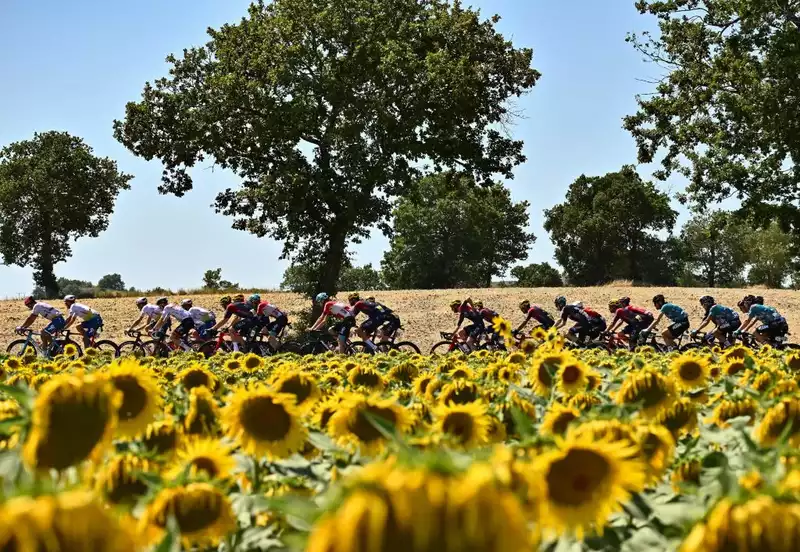 Two riders test positive for COVID-19 before final rest day of Tour de France