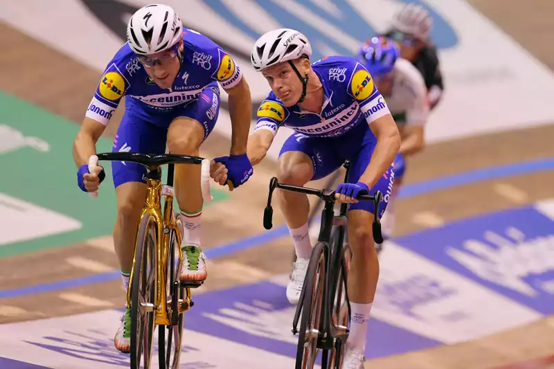 Deceuninck-Quickstep Veterans Devenyns and Casey Agree to Contract Extension