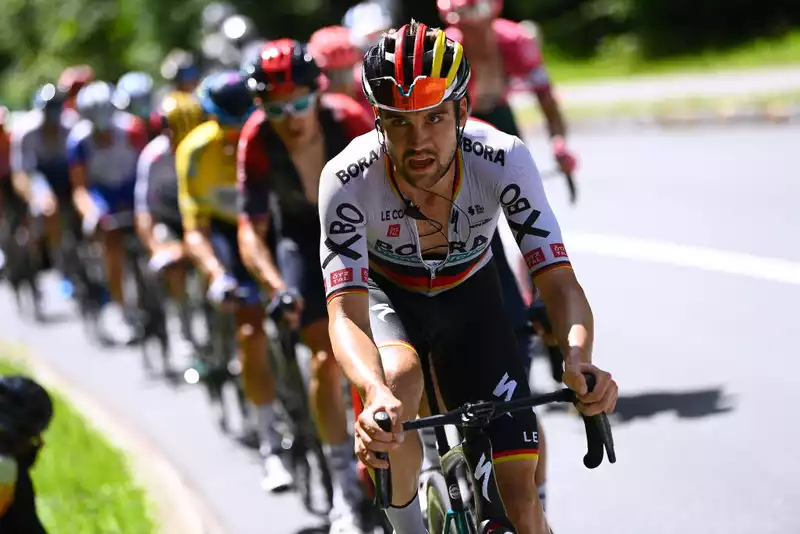 COVID-19 Positives Threaten Schachmann's Tour de France Participation