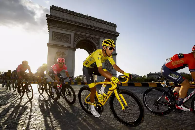 Zwift Builds New Worlds of Mont Ventoux and Champs Elysees for Virtual Tour de France