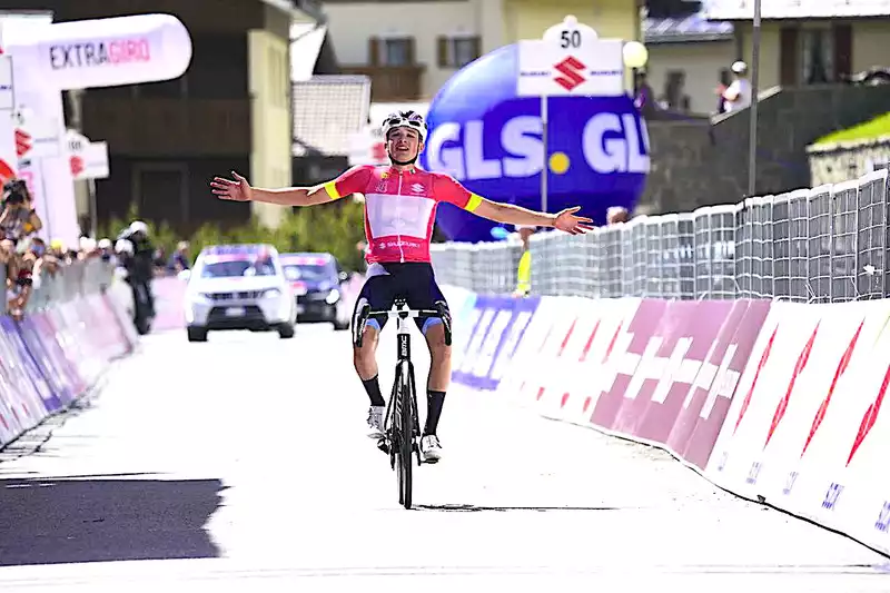 From reserve rider to multiple pro contract offers--Leo Hayter's amazing win at the U23 Giro