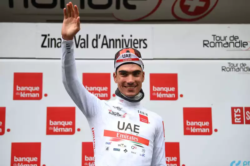 Ayuso finishes 8th in Dauphiné with fever and stomach problems