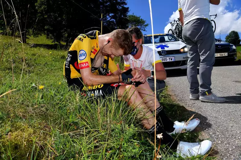 Kruijswijk leaves Tour de France Jumbo Visma team with broken shoulder