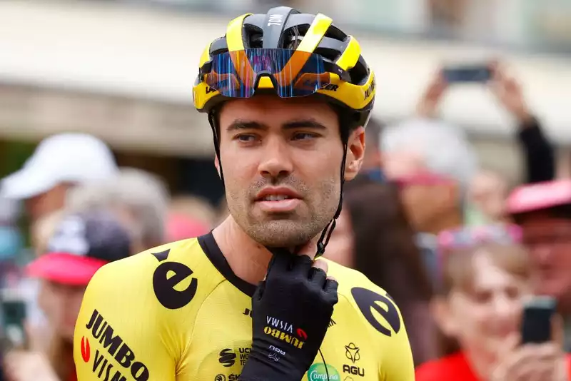 Tom Dumoulin announces retirement at the end of the 2022 season.