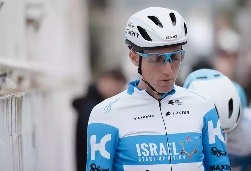 Dan Martin retires from Criterium du Dauphiné with a broken sacrum