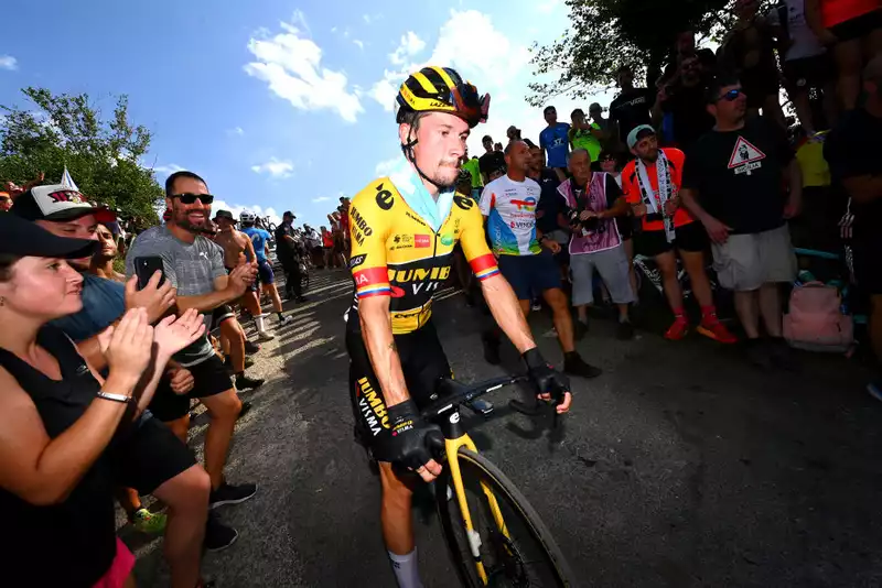 Primoš Roglic fights alone in Vuelta a España to limit damage