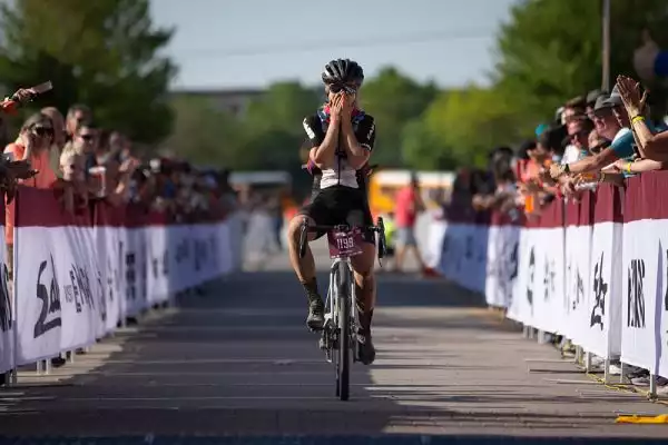 Defending "Unbound Gravel 200" Champion Amity Rockwell Returns to the Spotlight