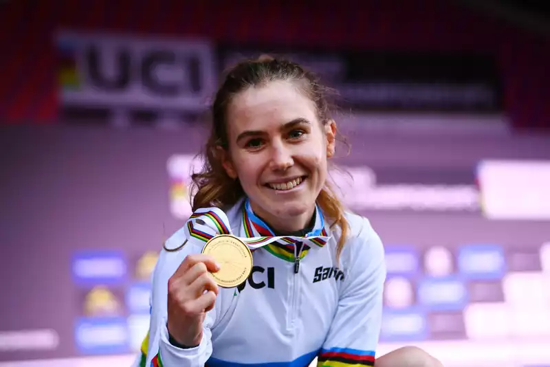 Niamh Fischer-Black Wins Historic Title in Long-Awaited World Championship U23 Women's