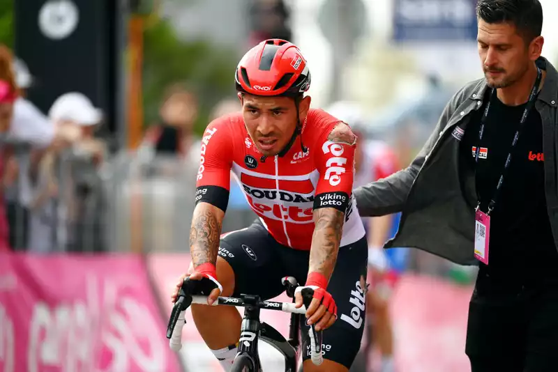 Ewan crashes out of the Giro d'Italia season opener