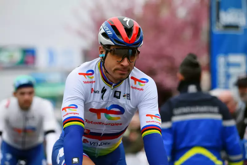 Peter Sagan returns to training after illness