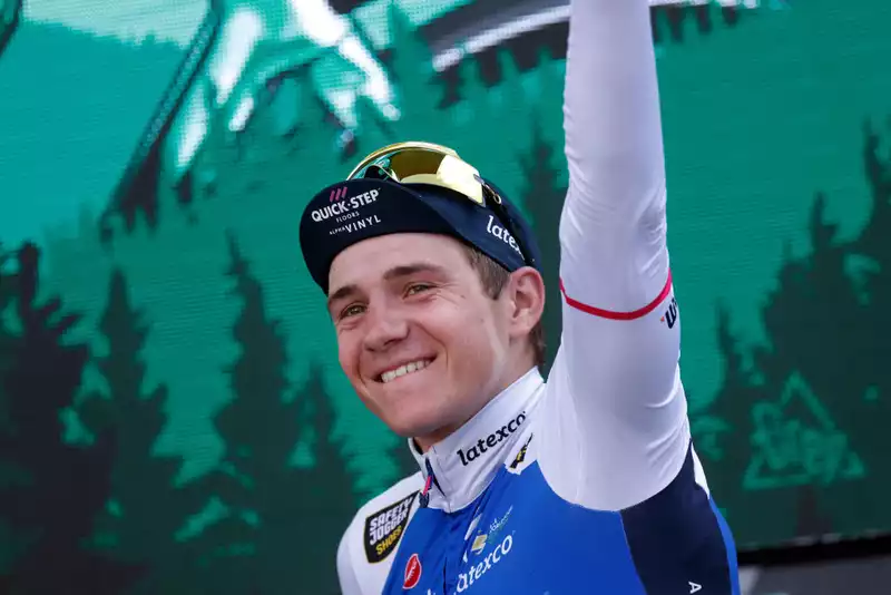 Evenpole takes a leadership role in the World Championship by winning Liège - Bastogne - Liège