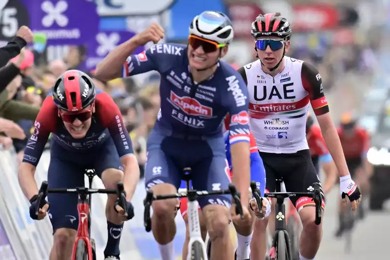 Mathieu van der Pol: "Silly" attacks are fun, but they may have cost me the win