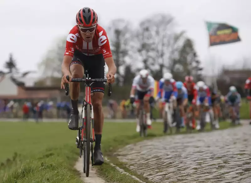 Benoot wins second race at Strade Bianche