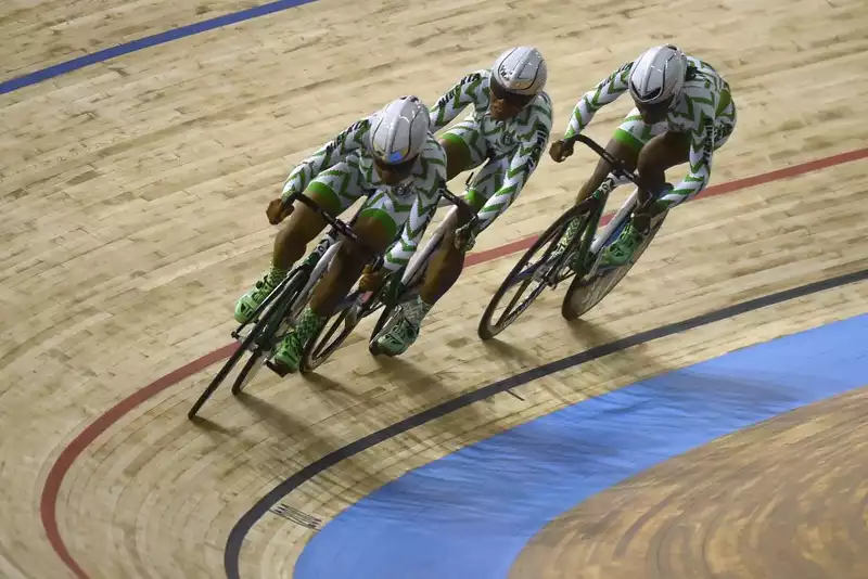 German Athletes Present Pursuit Handlebars to Nigeria's Weak Track Team