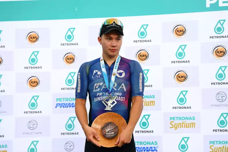 Craig Wiggins survives hit-and-run to take stage win at Tour de Langkawi