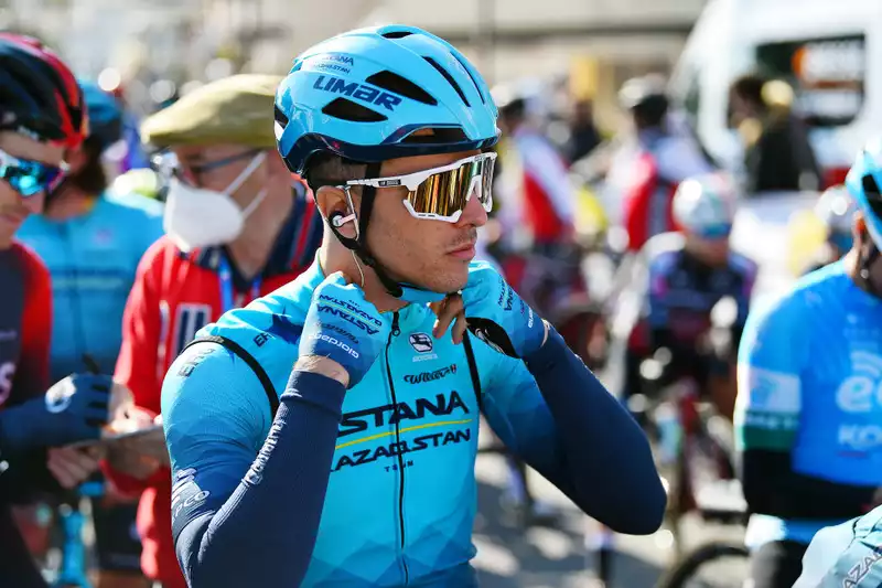 Samuele Battistella has no memory of crashing in the Amstel Gold Race