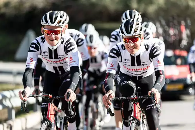 Team Sunweb Unveils Black and White Summer Kit