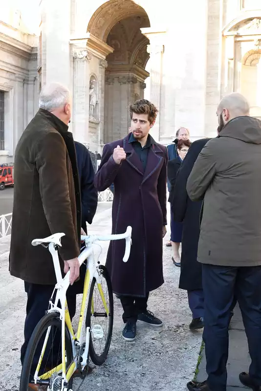 Peter Sagan's Bicycle Gift to Pope Francis to be Auctioned for Charity