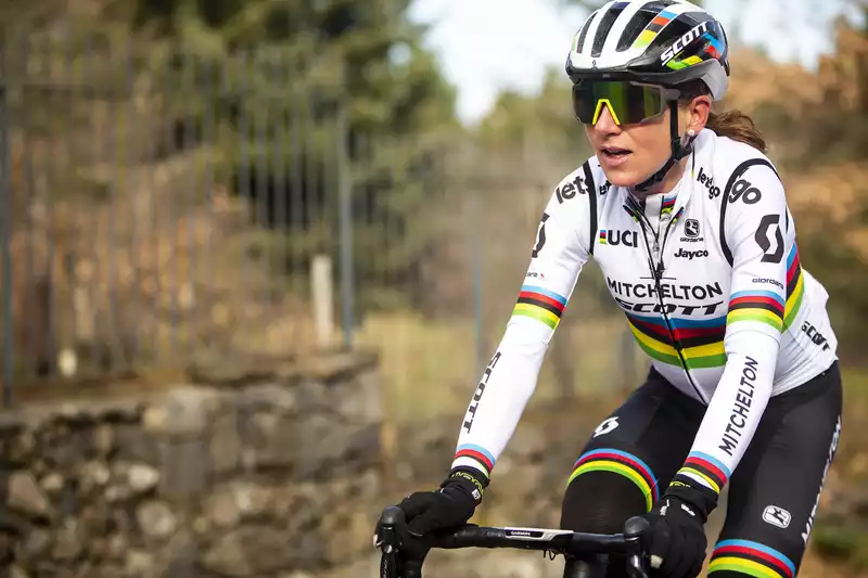 Annemieke van Fruten completes 400 km training ride