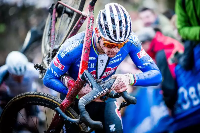 Mathieu van der Pol Suffers Back Pain Again at World Cup