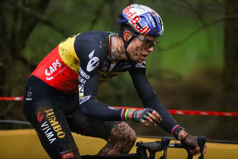 Wout Van Aert takes solo victory in the Superprestige Gulleghem