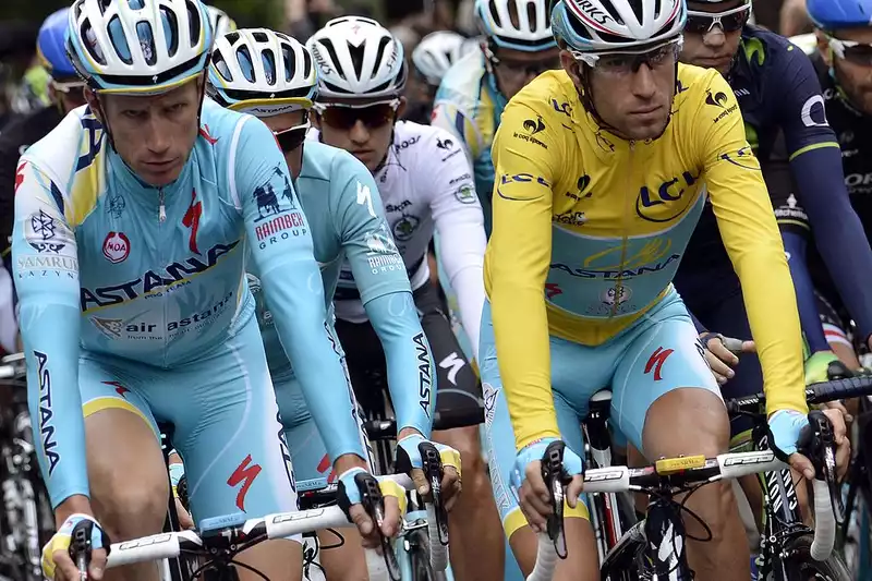 Vincenzo Nibali pays tribute to the late Liuwe Westra