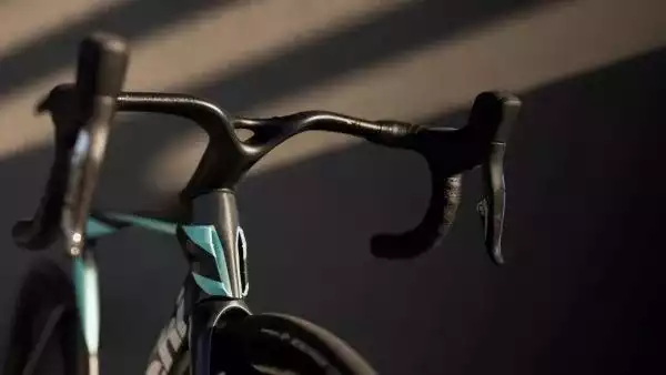 Bianchi Issues Statement After Hofstetter Breaks Two Pairs of Handlebars