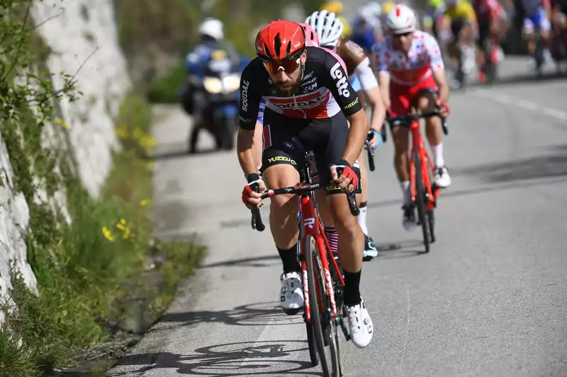 De Gendt leaves Zwift race due to excessive speed