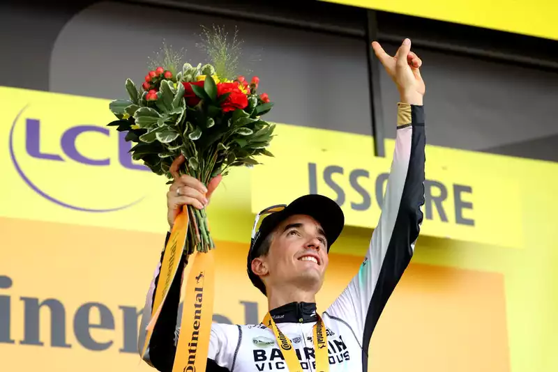 For Gino": Bilbao Dedicates Tour de France Stage Win to Meader