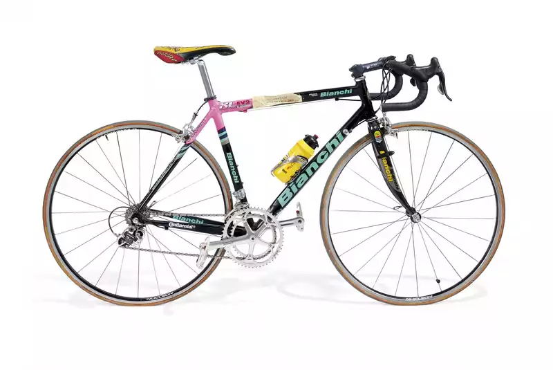 Marco Pantani's 2000 Tour de France Bicycle Sold at Auction for €66,000