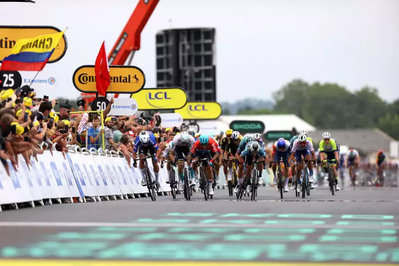 Mark Cavendish fails to break record at Tour de France