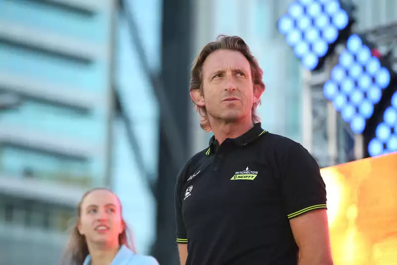 White Predicts "Aggressive Racing, Crosswinds, More Action" for Tour Down Under