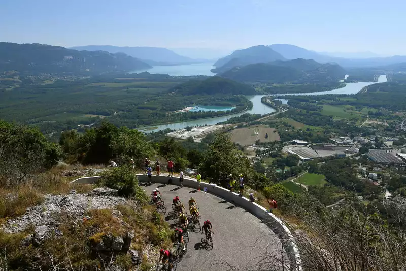 Tour de France bans fan admission to start and finish in the Coronavirus Red Zone.