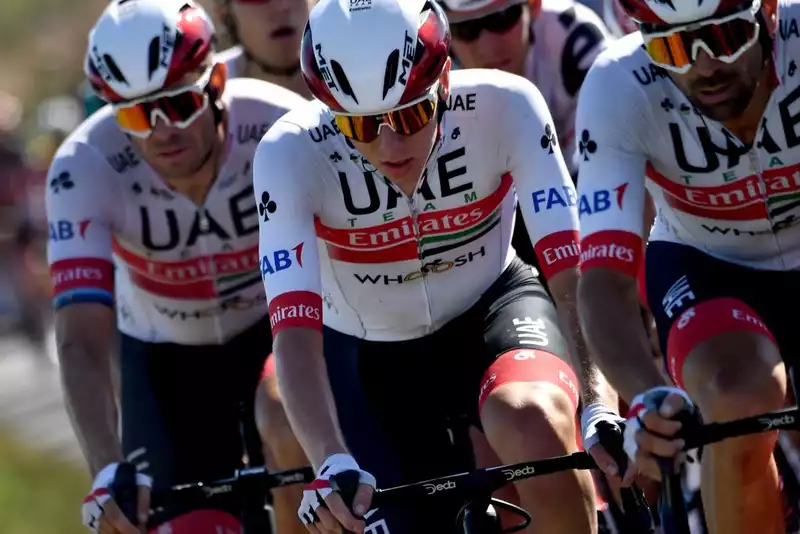 Taddei Pogacar and Guillaume Martin Survive Crash on Stage 10 of Tour de France