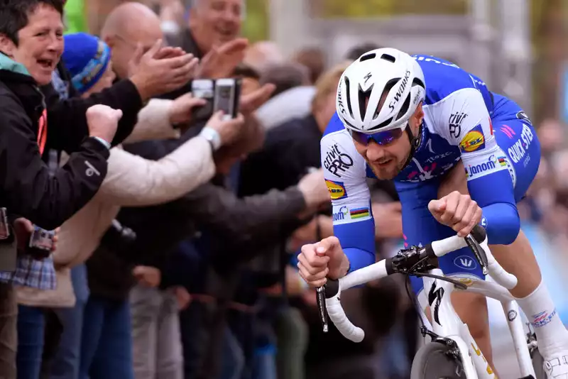 No wonder drugs are in Remco Evenpole's pockets, Boonen says