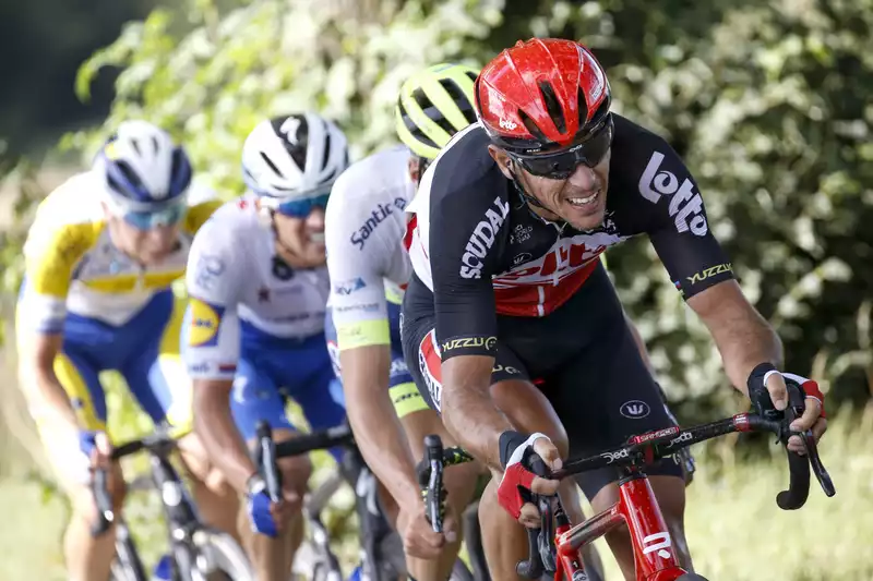 Gilbert will not compete in the Tour de France due to a fractured kneecap.