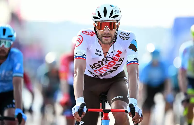 Larry Warbasse completes KOM from sea to summit of Mauna Kea volcano