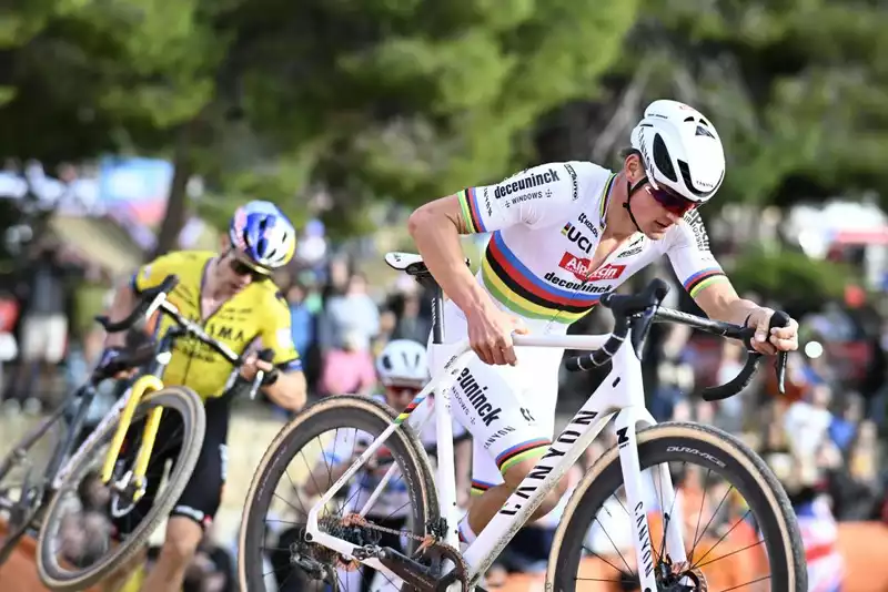 I knew the race was over" - Mathieu van der Pol's winning streak at the Benidorm World Cup ends with a crash.