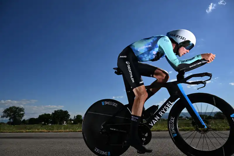 Ben O'Connor has mixed feelings after chain fall interrupts impressive Giro d'Italia time trial