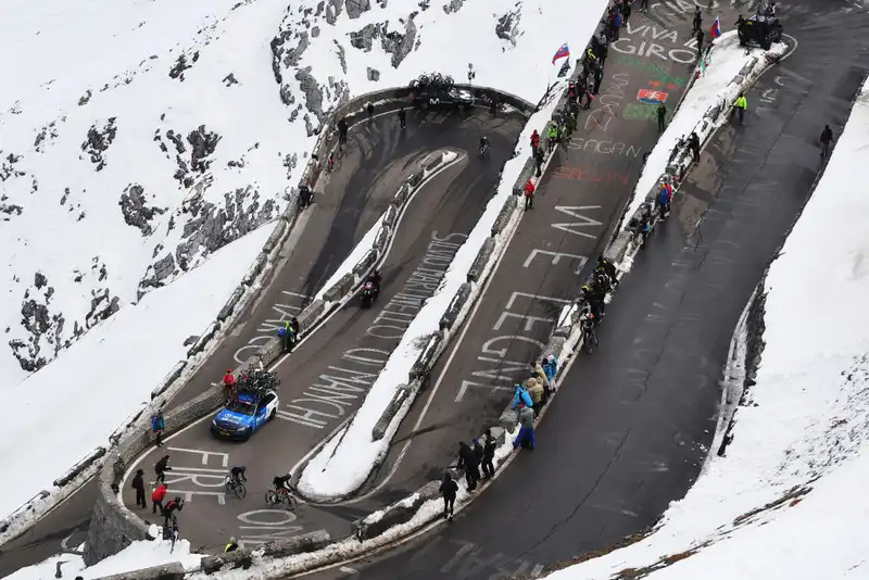 Final decision yet to be made on snow-covered Stelvio's appointment for stage 16 of the Giro d'Italia.