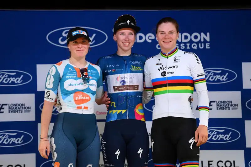 "We build on this" – Charlotte Cool bows to unstoppable Wiebes at RideLondon Classique