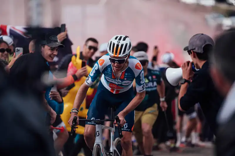 DSM-Filmenig Post NL Announces Stage Hunting Team for Romain Bardet's Final Tour de France