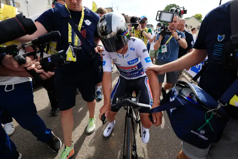 I was sure of a puncture" - Lemko Evenpole wins the Tour de France time trial.