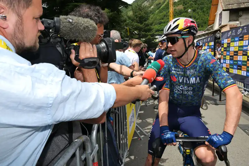 Van Aat angered by Jasper Philipsen's sprint strategy in the Tour de France.