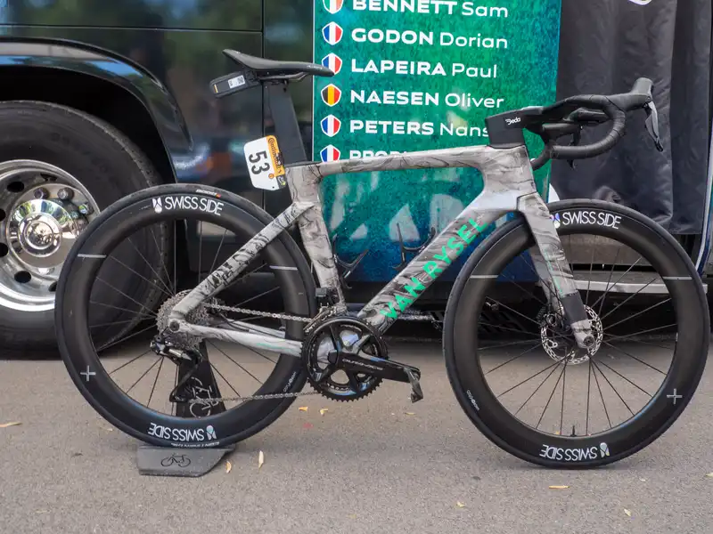 A closer look at the unpublished Van Rysel FCR used by the Decathlon AG2R in the Tour de France