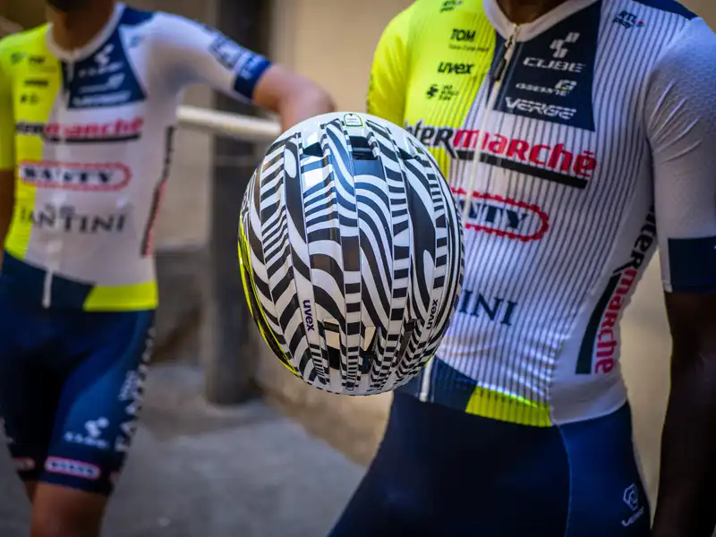 Intermarche Wanty forced to use superglue to comply with UCI helmet rules