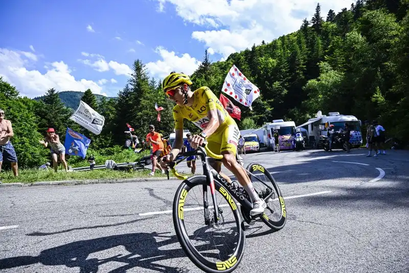 Pogachar breaks Marco Pantani's climbing record by more than 3 minutes at Plateau de Beille