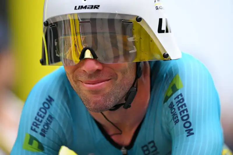 Mark Cavendish, surrounded by family and cheering fans, ends his 17-year career in the Tour de France.