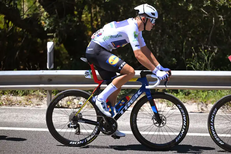 It's a little annoying that some people don't care” - Bacek on the crash caused by a fan during the second stage of the Vuelta a España